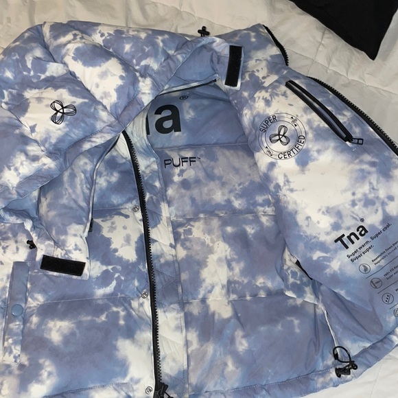 ❌SOLD❌TNA baby blue and white TYE-DYE SUPER PUFF (Shorty) - Picture 1 of 5